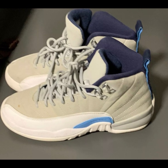 Air Jordan 12 Grey/University Blue (Boys Size 4) Slightly used - Picture 3 of 5